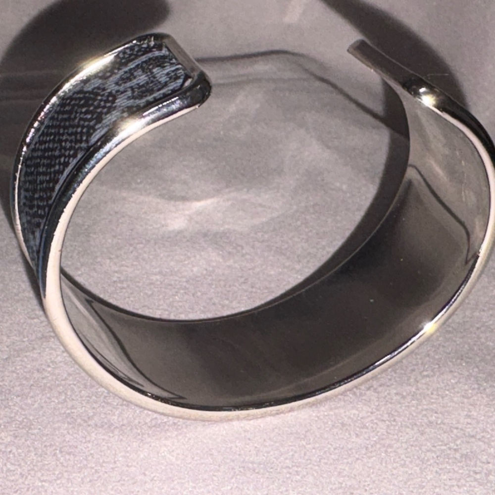 GG Silver and Black Designer Cuff Bracelet - Picture 6 of 7